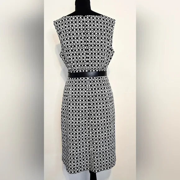 Talbots Petite Black White Geometric Print Dress Sleeveless Belted Size 14 - Picture 7 of 9